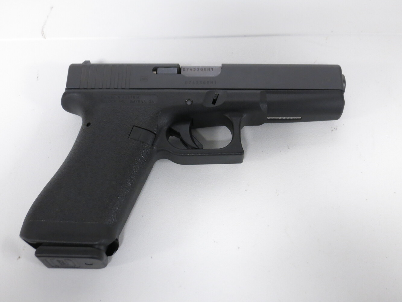 Glock 17 Gen 1-img-0