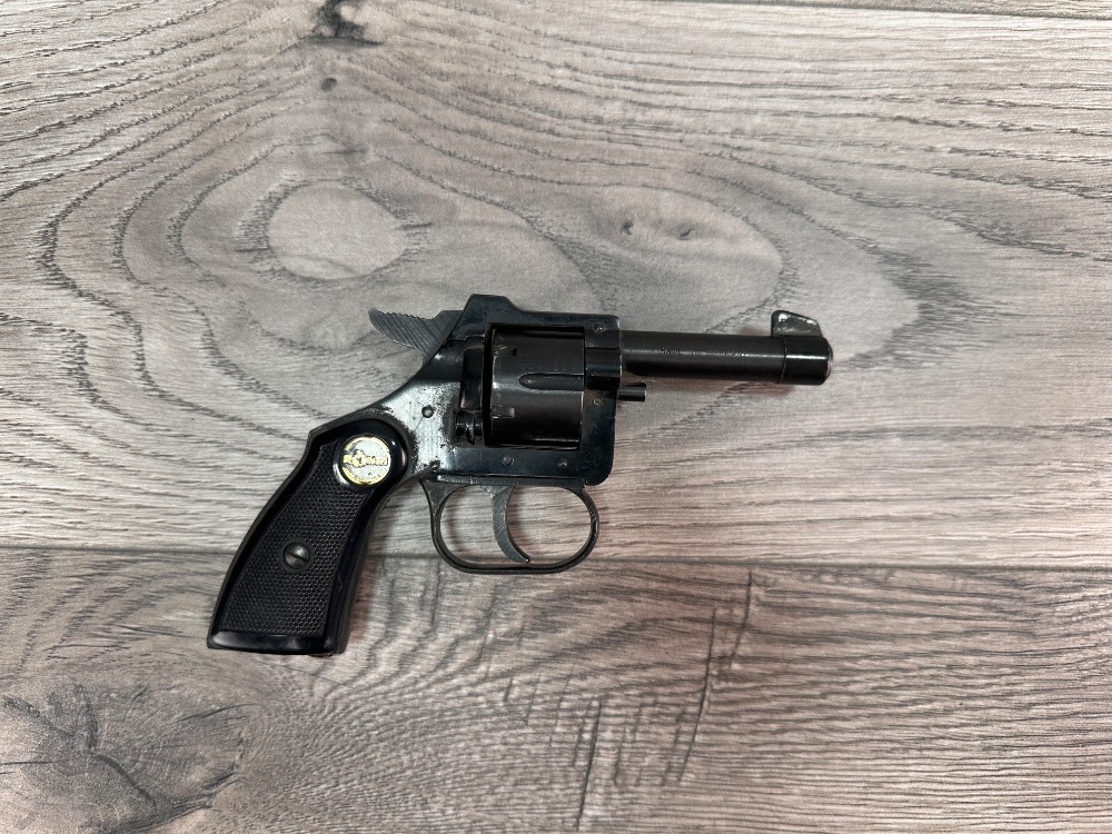 ROHM RG10 22 short revolver. For parts or repair.-img-2