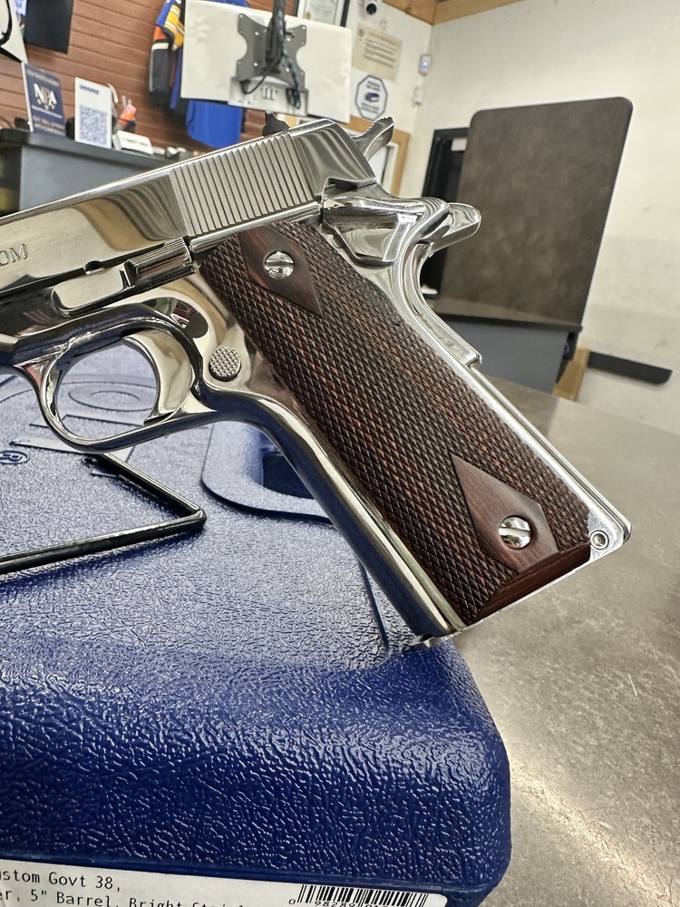 COLT CUSTOM 1911 GOVERNMENT 38 SUPER 5 INCH BARREL Semi Auto -img-6