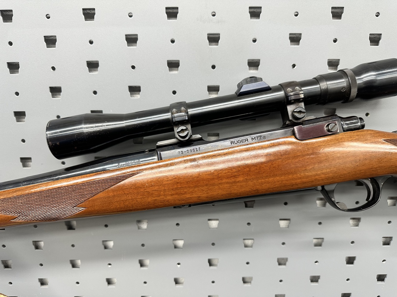 Ruger M77 Bolt Action 7mm Rifle 24 inch barrel Big Game Hunting -img-5
