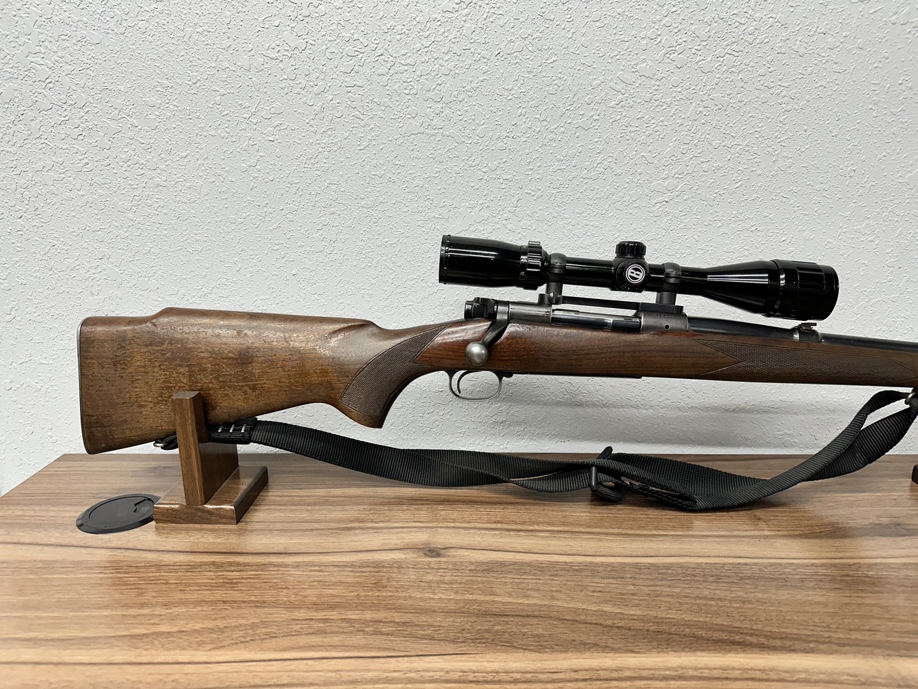 Winchester 70 Bolt Action 30-06 24 inch barrel Bushnell Scope Sportsman -img-1