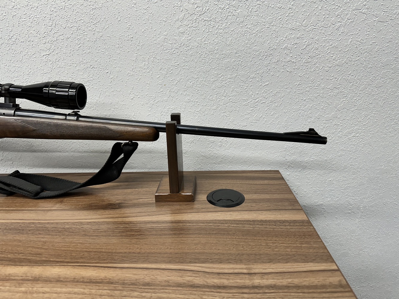 Winchester 70 Bolt Action 30-06 24 inch barrel Bushnell Scope Sportsman -img-3