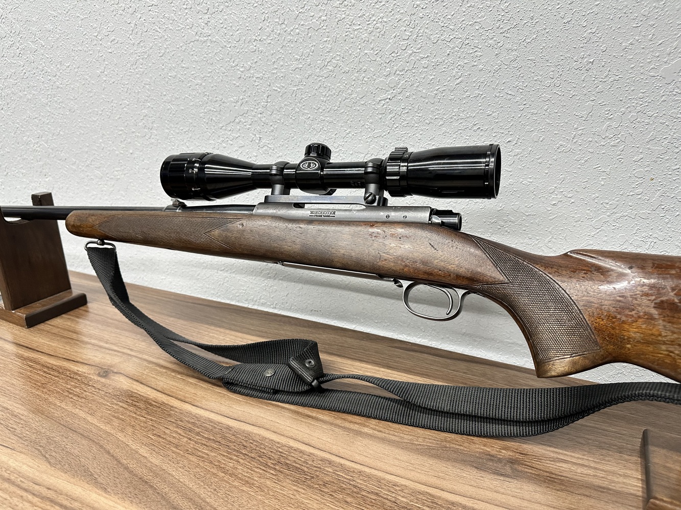 Winchester 70 Bolt Action 30-06 24 inch barrel Bushnell Scope Sportsman -img-7