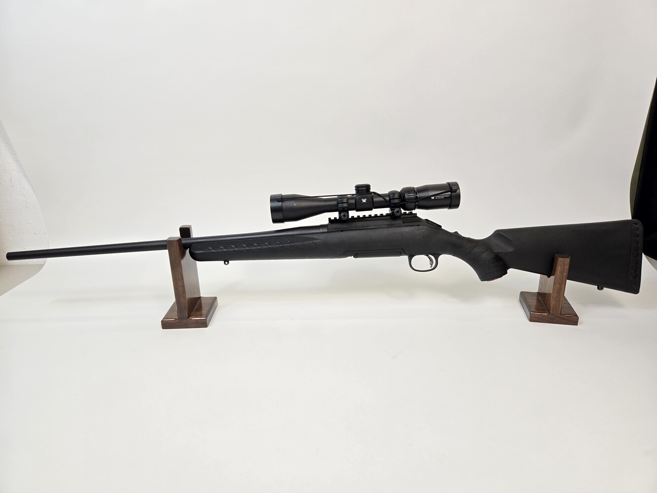 Ruger American 308win Bolt Action Rifle 22inch barrel w VORTEX 3-9X40 -img-0
