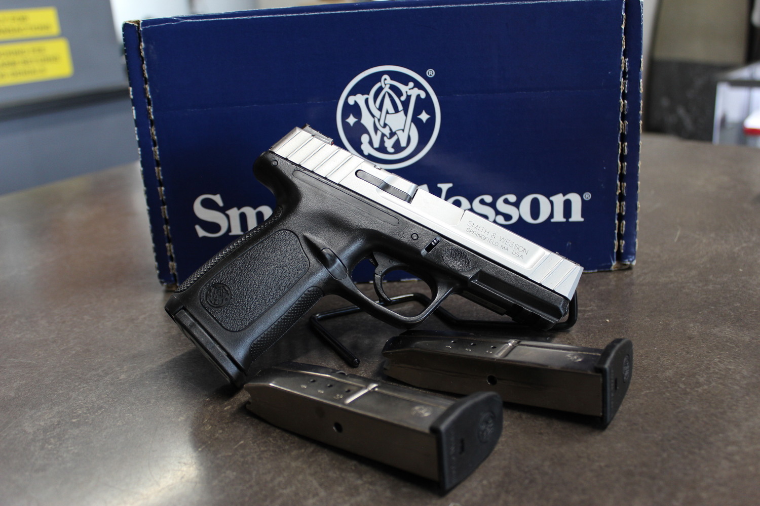 Smith & Wesson SD9VE Hi-Viz 9mm Semi-Auto Pistol w/ 3 Mags-img-1