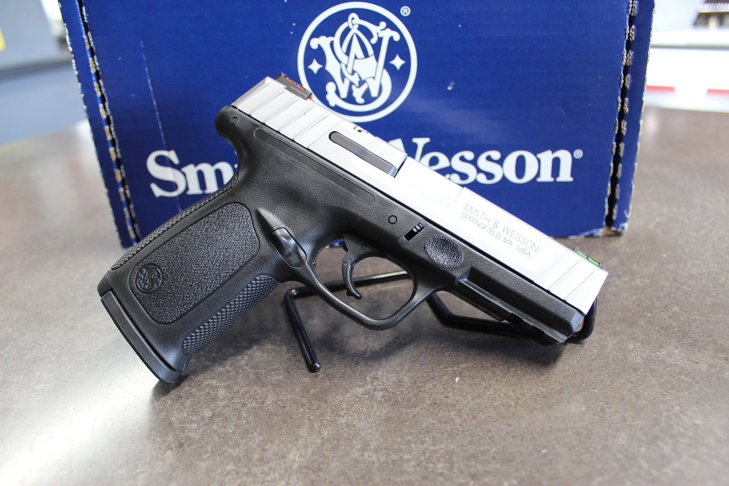 Smith & Wesson SD9 VE Hi-Viz 9mm Semi Auto Pistol -img-1