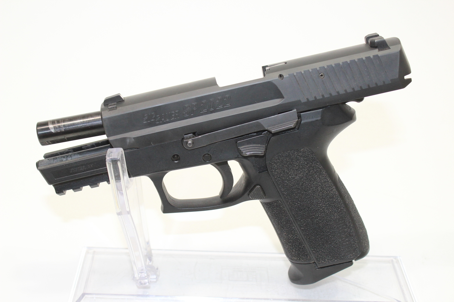 Sig Sauer SP2022 9mm Pistol 15+1 3.9 BBL Used-img-3