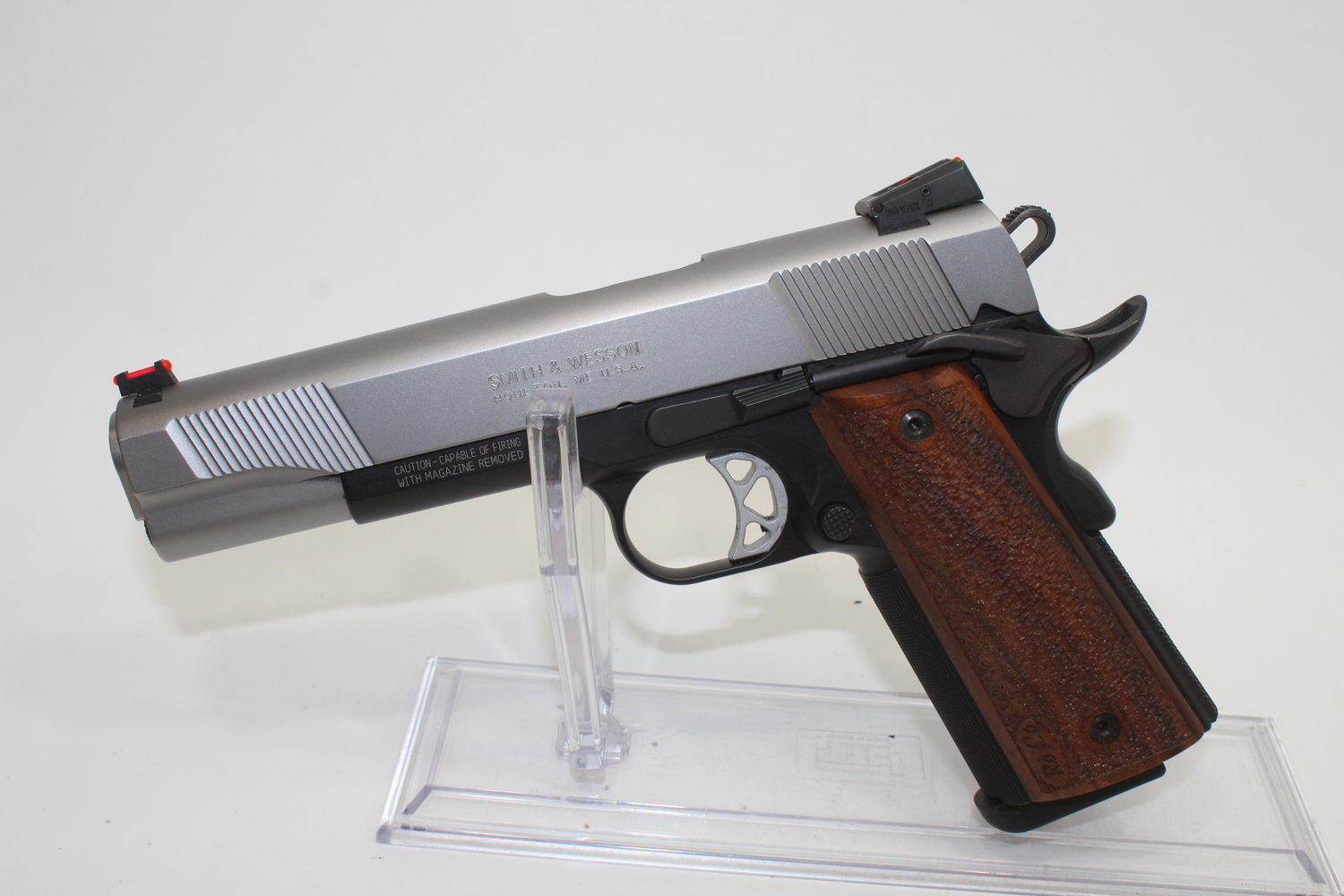 Smith & Wesson Sw1911 Pro Semi-Auto 45 ACP -img-2