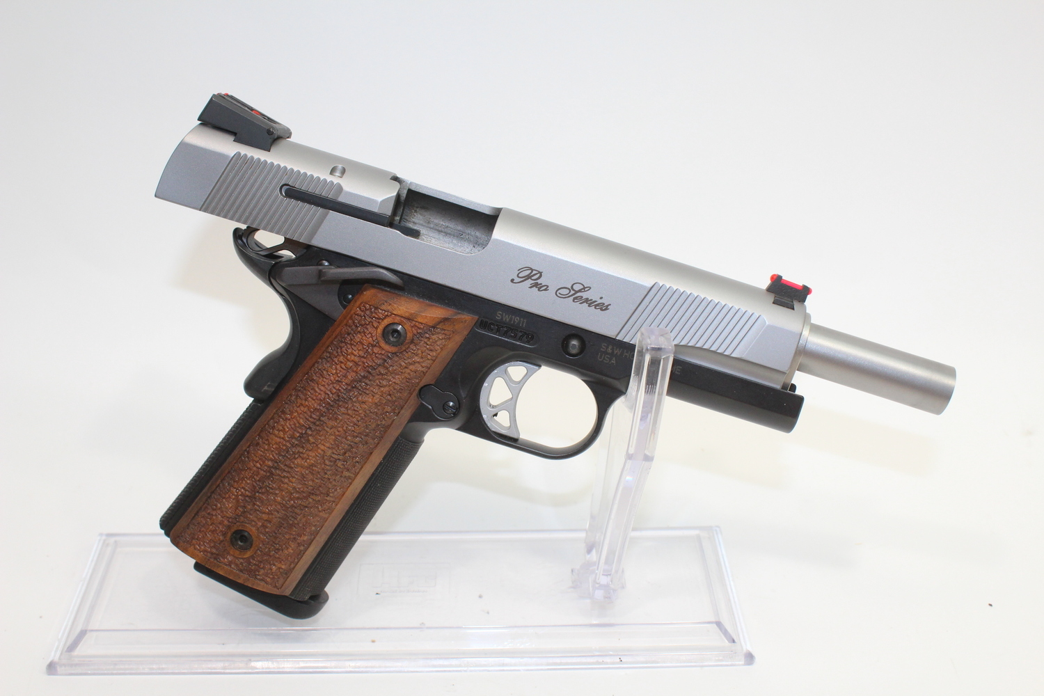 Smith & Wesson Sw1911 Pro Semi-Auto 45 ACP -img-4