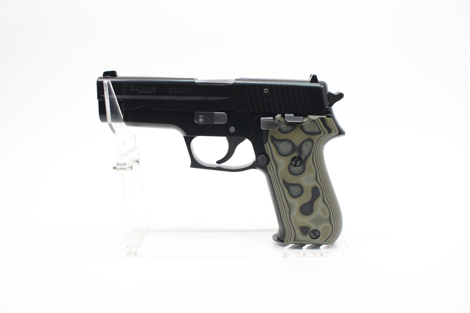Sig Sauer P220 45ACP CAMO 7+1 Holster included Used-img-0