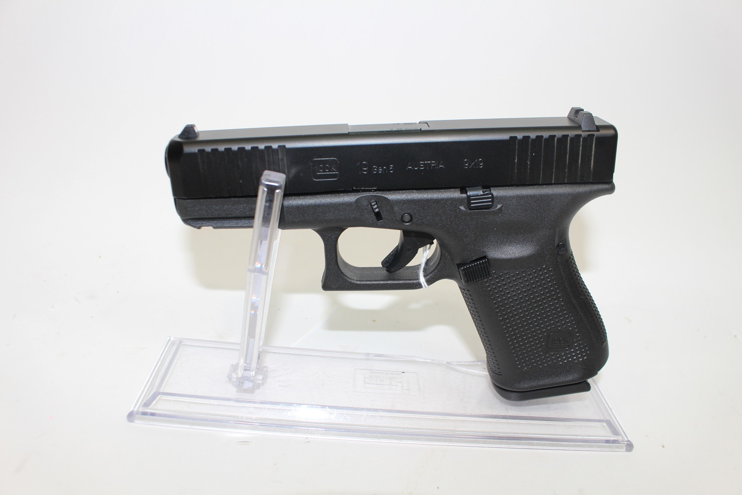 Glock 19 Gen5 9mm 2 Mags 15+1 No Box Used-img-2