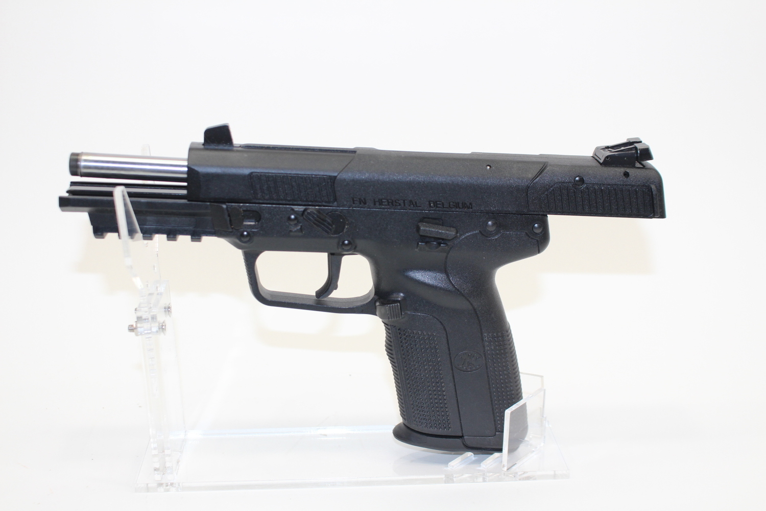 FN Five-seveN 5.7x28mm 4.8" BBL Original Box 20+1 Used-img-7