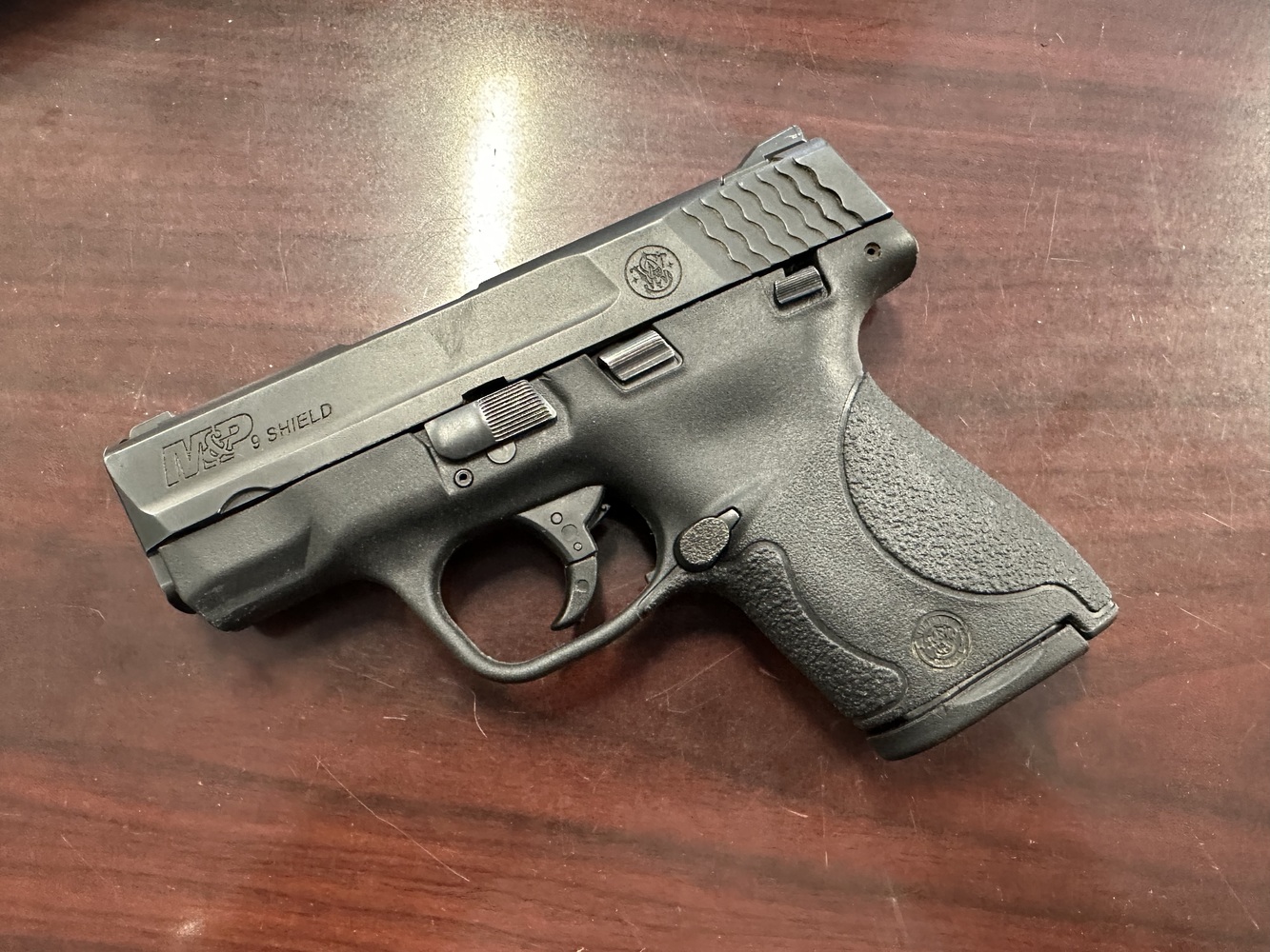 Smith & Wesson M&P9 Shield-img-0