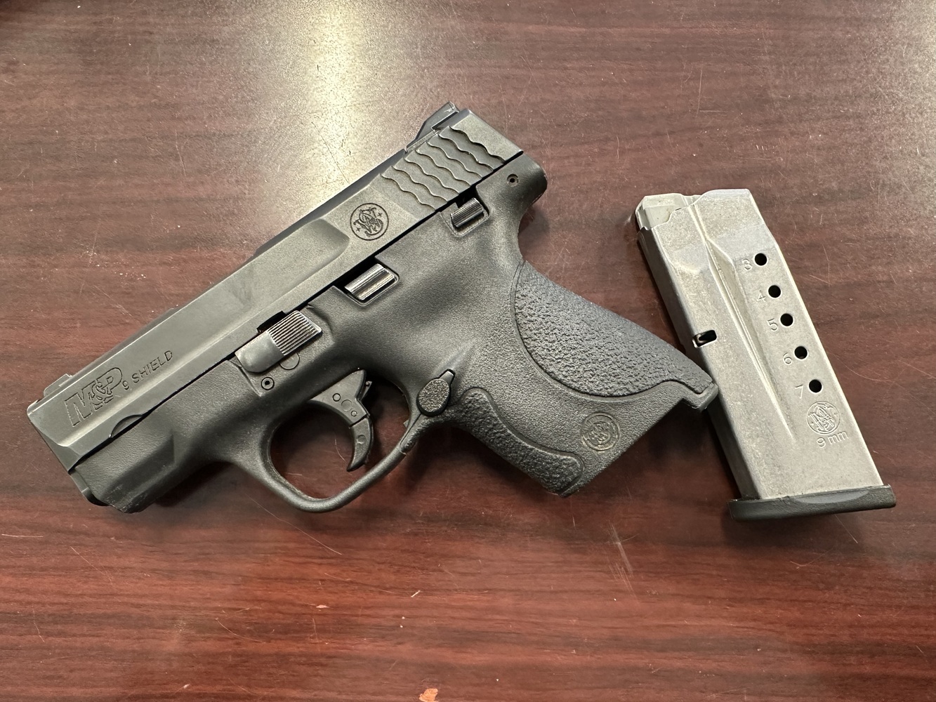 Smith & Wesson M&P9 Shield-img-2