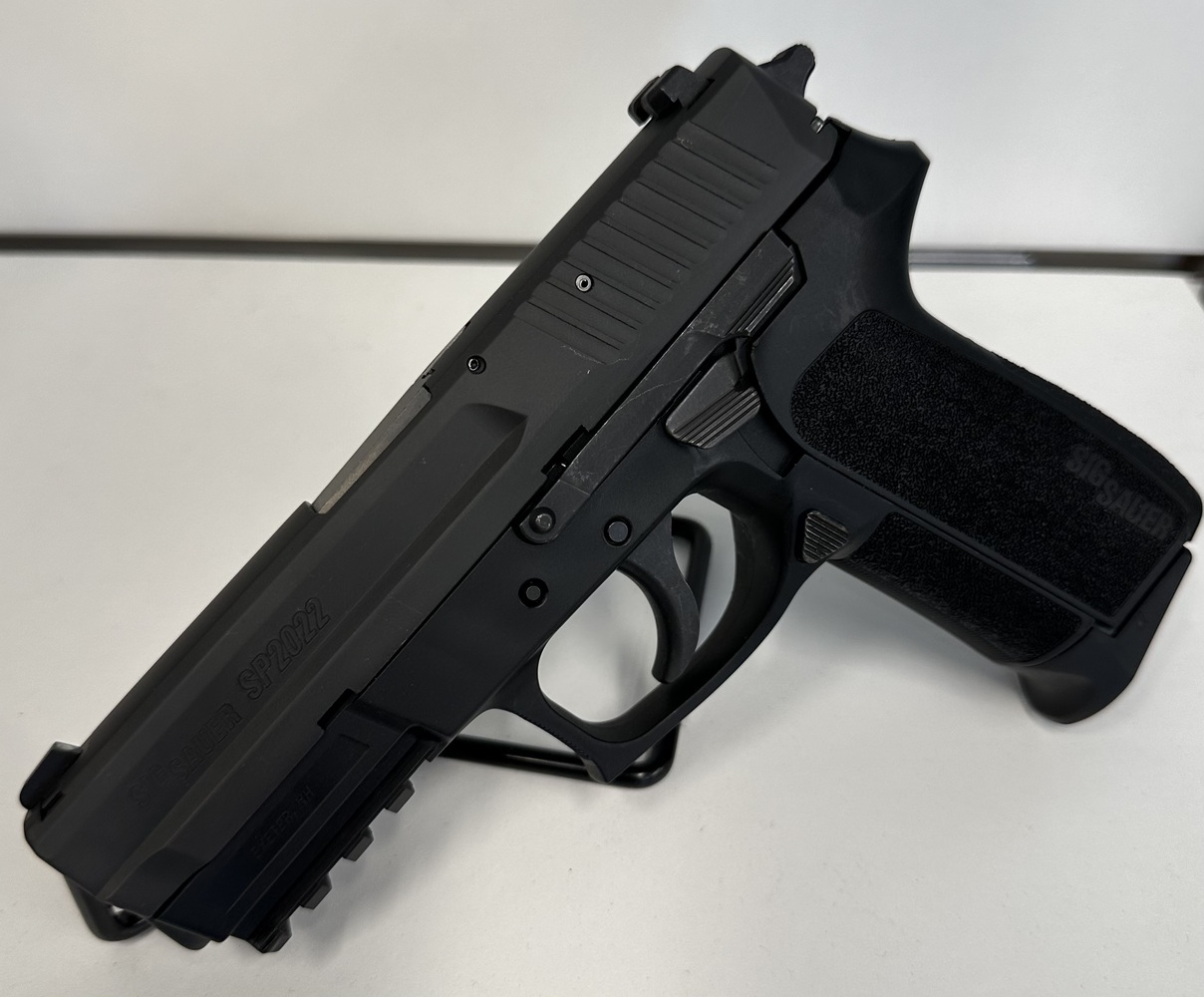 Sig Sauer SP2022-img-0