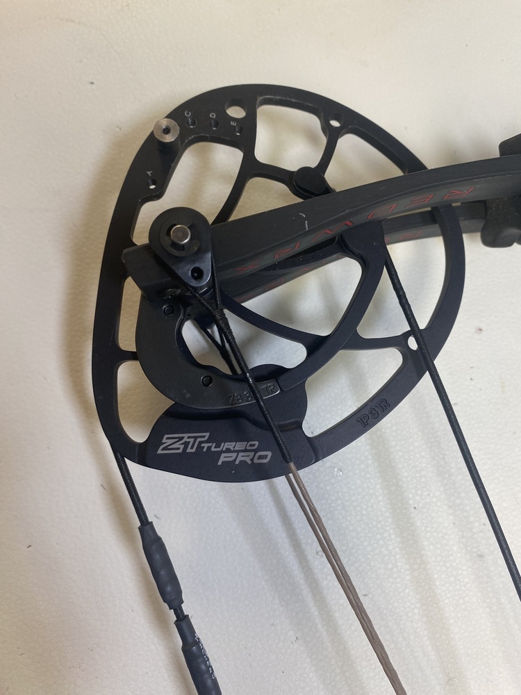 HOYT CARBON RX-4 TURBO 60-70 LBS COMPOUND BOW-img-7