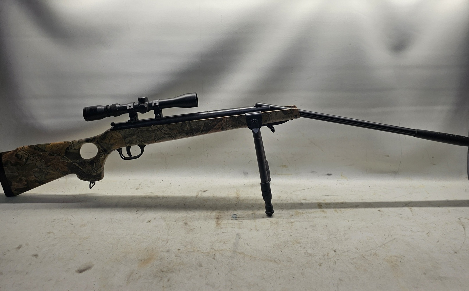 WINCHESTER 1400CS .177 PELLET RIFLE W/ BIPOD AND SCOPE -img-0