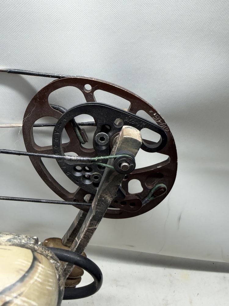 HOYT RAMPAGE COMPOUND BOW-img-5