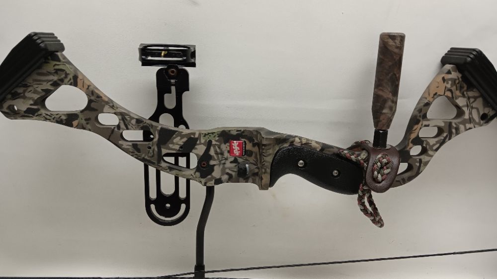 PSE TYPHOON COMPOUND BOW-img-1
