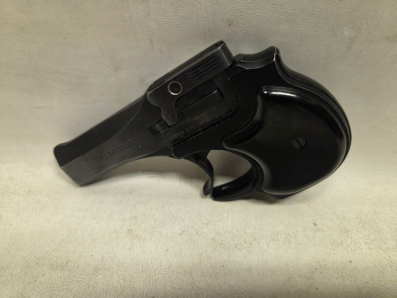 HIGH STANDARD DERRINGER OVER UNDER 22 MAG PISTOL-img-1
