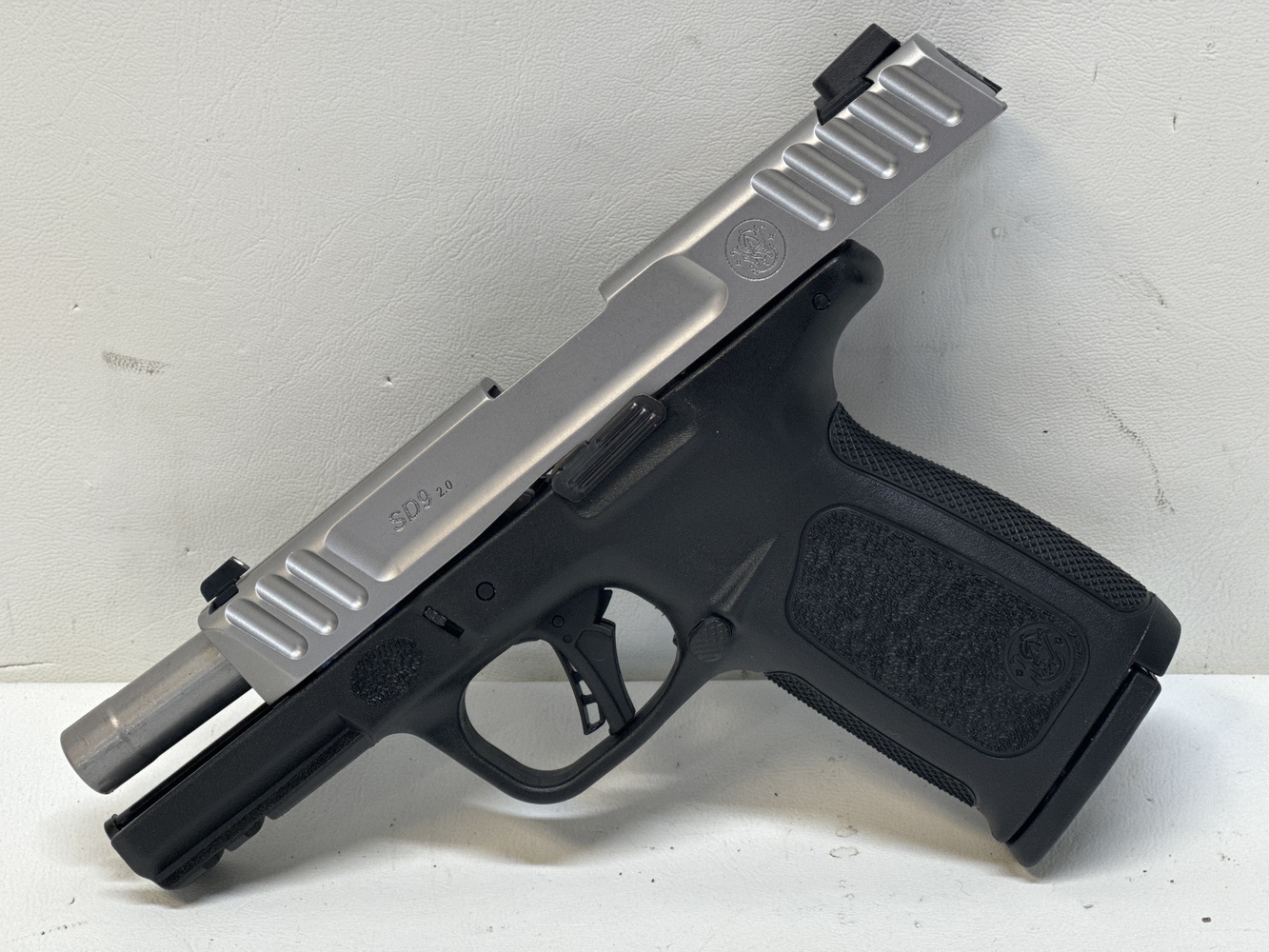 SMITH & WESSON SD9 2.0 9MM-img-3