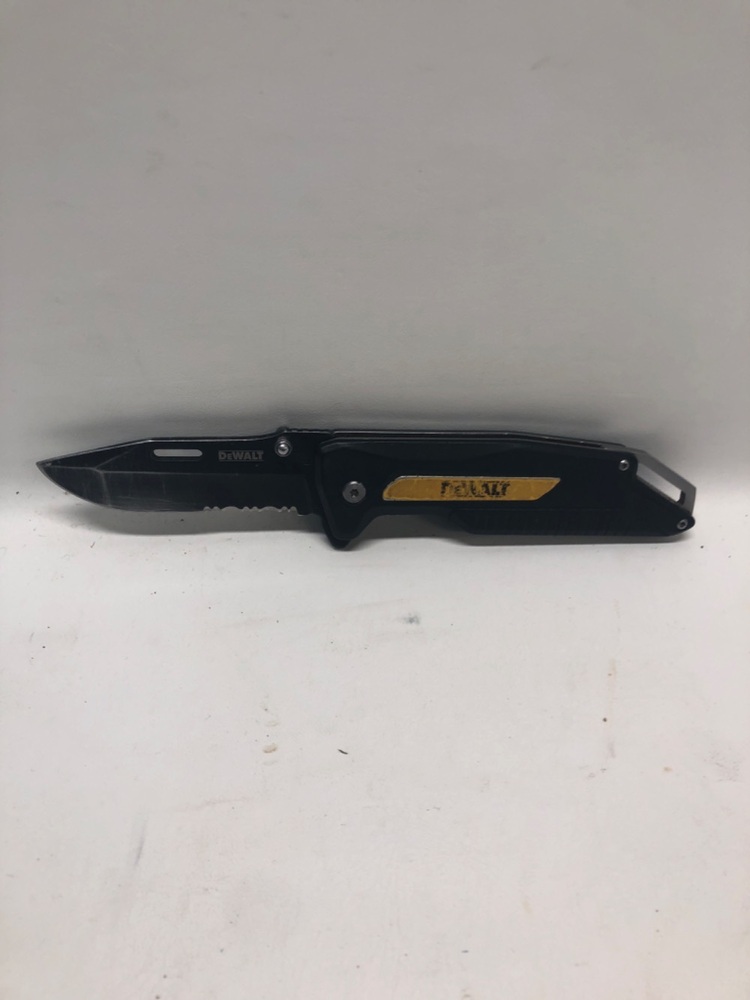 DEWALT POCKET KNIFE-img-0