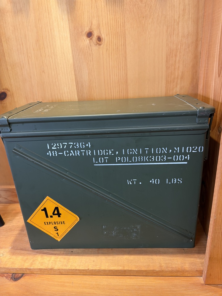 US SURPLUS M1020 MORTAR AMMO CAN-img-0