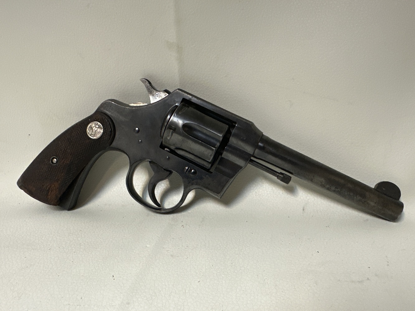 COLT OFFICIAL POLICE 38-200 MFG 1942 CLASSIC REVOLVER-img-0