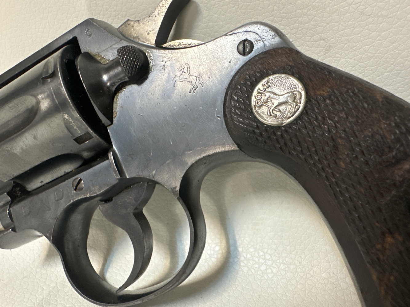 COLT OFFICIAL POLICE 38-200 MFG 1942 CLASSIC REVOLVER-img-3