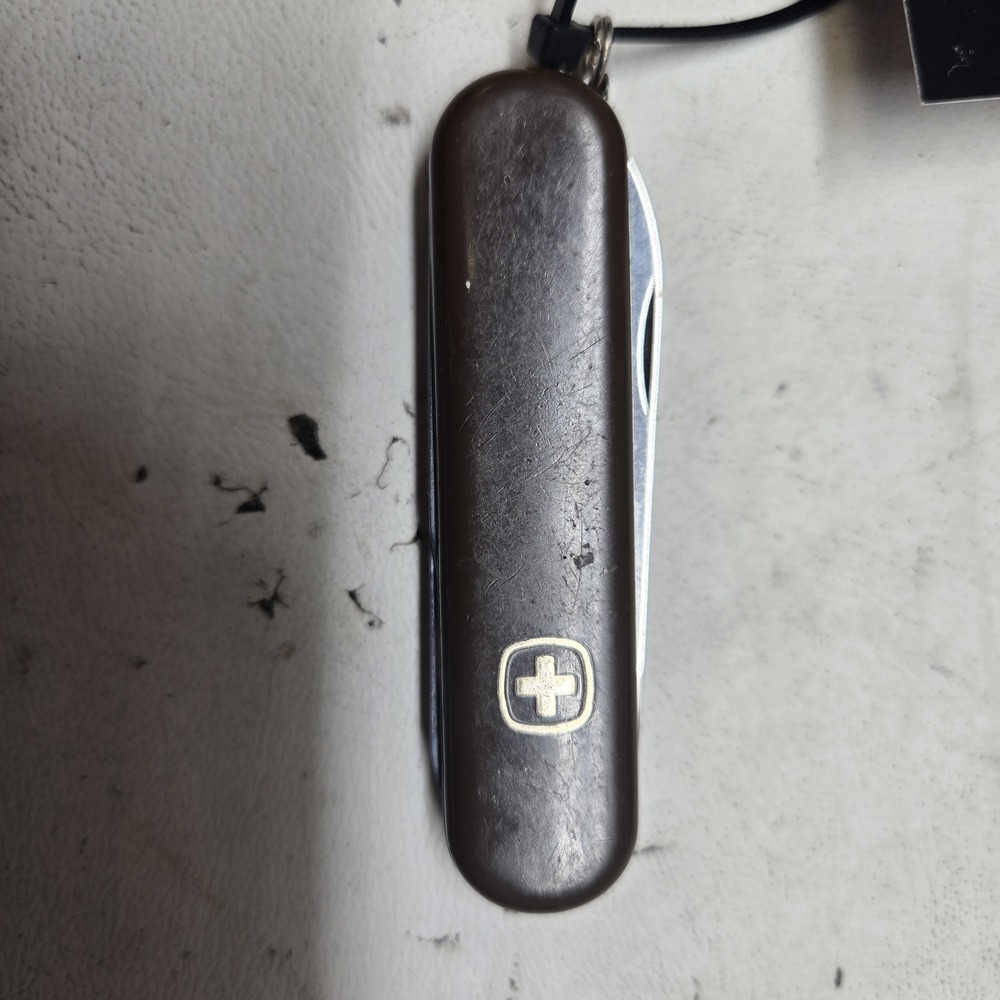1986 Hershey's Safety Swiss Army Knife-img-0