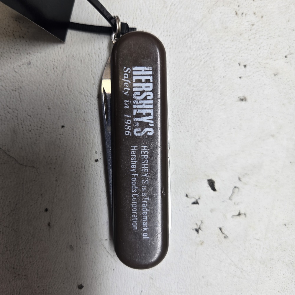 1986 Hershey's Safety Swiss Army Knife-img-1