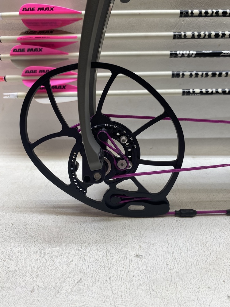 Bowtech CP28 Compound Bow-img-3