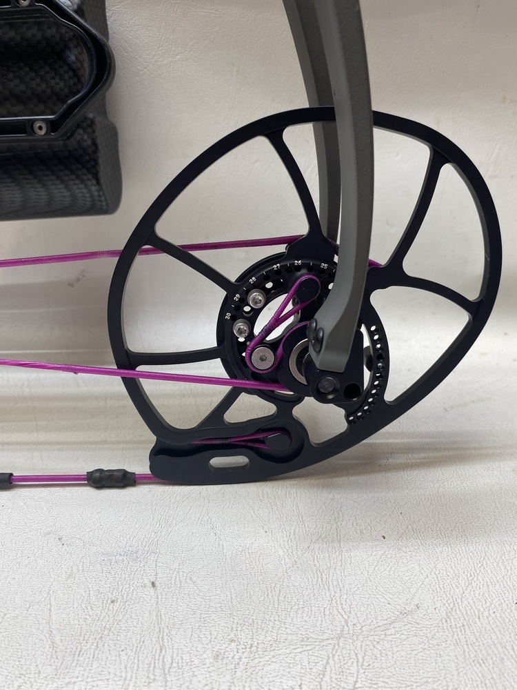 Bowtech CP28 Compound Bow-img-4