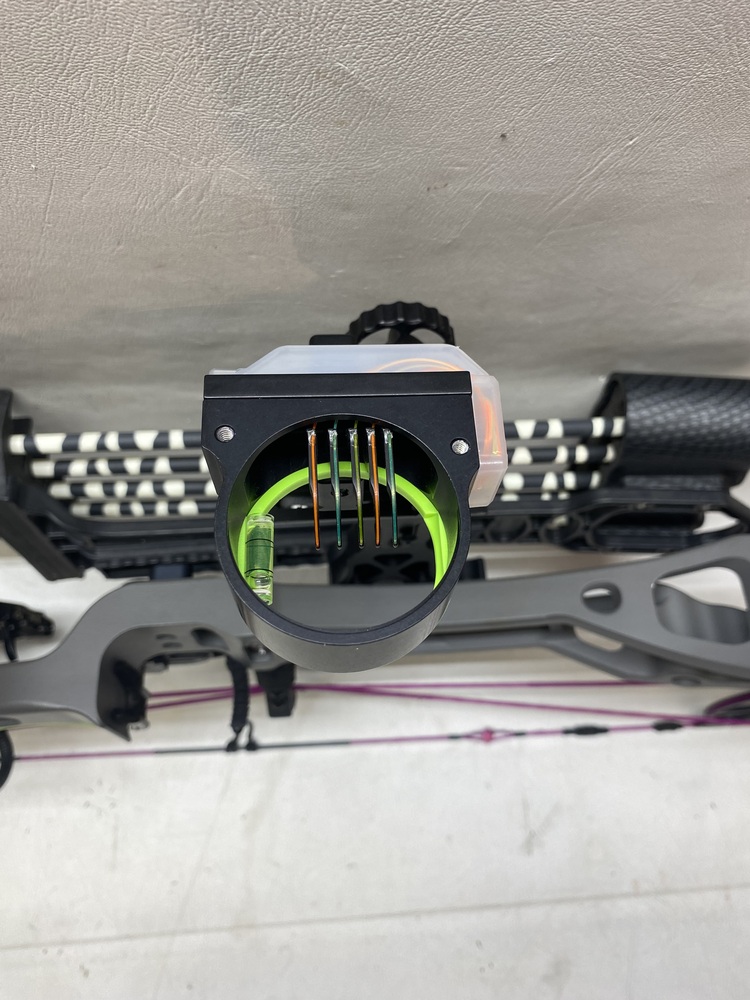 Bowtech CP28 Compound Bow-img-6