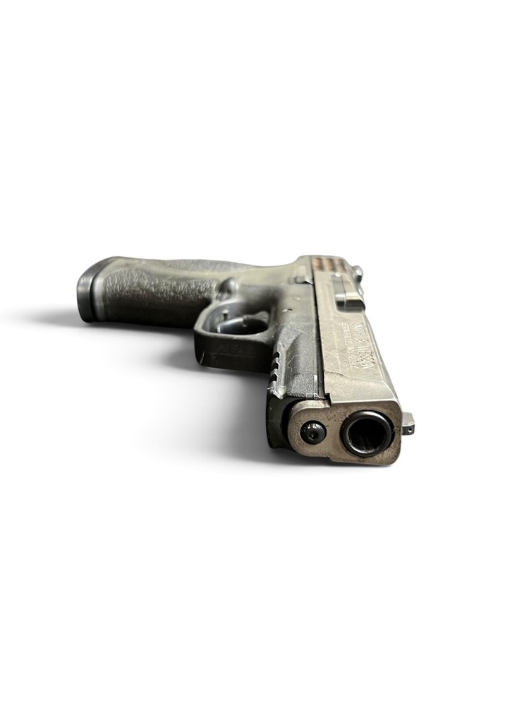 Smith and Wesson MP 40-img-4