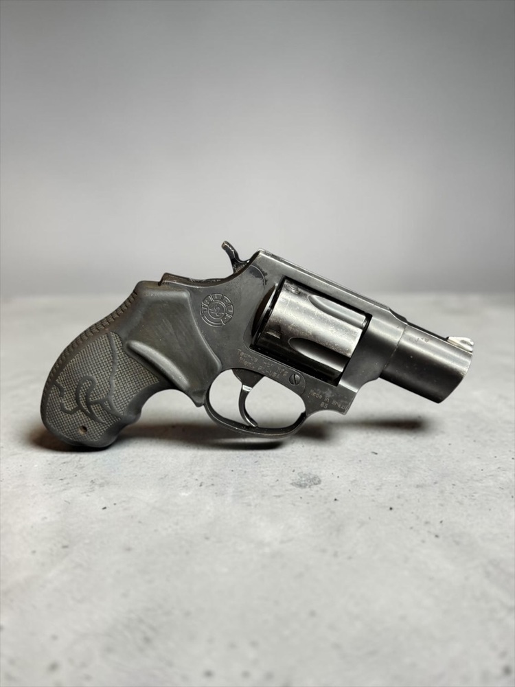 Taurus 85 .38 SPL. Snub Nose Special-img-0