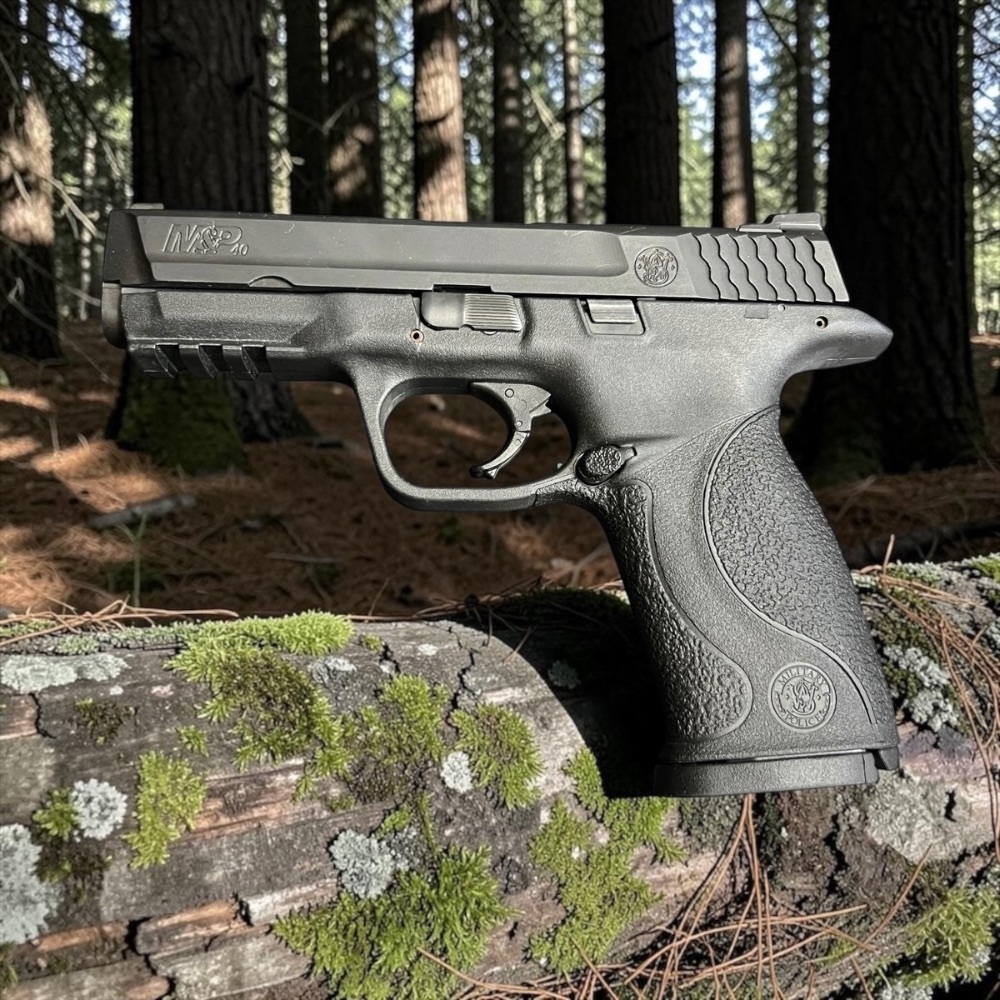 Smith and Wesson MP40-img-0