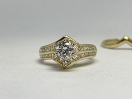  1.40ctw (.56 Center) Diamond 18k Yellow Gold Wedding Set Size 7
