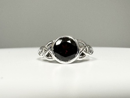  Ladies Silver Garnet Solitaire Ring Size 10.5