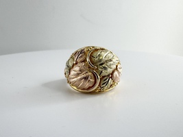  Ladies 10k Black Hills Tri-Tone Gold Leaf Dome Ring Size 7