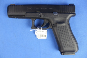Glock 9X19 Cal. 17 gen 5  Semi-Automatic Pistol SN: bmkz610 4.5"