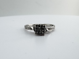  Ladies Diamond Cluster 10k White Gold Engagement Ring Size 7.5