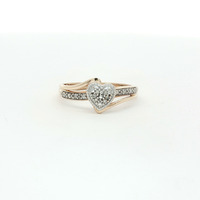 Ladies 10k Yellow Gold Diamond Chip Heart Ring Size 7