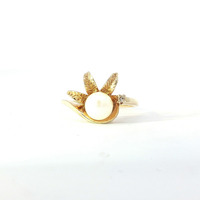  Ladies 14k Yellow Gold Pearl & Diamond Birthstone Ring Size 6