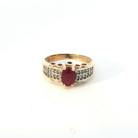  Ladies Ruby & Diamond 18k Yellow Gold Birthstone Ring Size 7