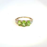 Ladies Peridot 10k Yellow Gold Birthstone Ring Size 6