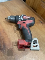 milwaukee Drill  2801-20 w battery