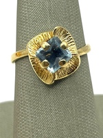  14K Yellow Gold Blue Stone Flower Ring