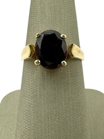  14K Yellow Gold Red Oval Stone Ring