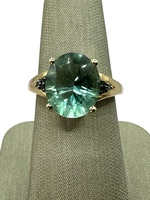  10K Yellow Gold Oval Fluorite & Green Diamond Ring Size 7 3.9 grams
